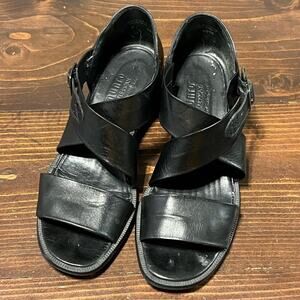 MUNRO American Black‎ Leather Sandals Size 7M